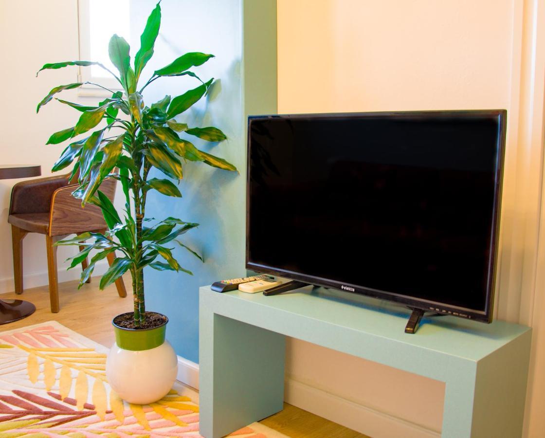 Bright Apartment Close To City Center Tiranë Ngoại thất bức ảnh