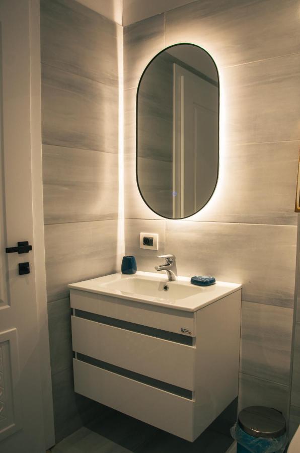 Bright Apartment Close To City Center Tiranë Ngoại thất bức ảnh