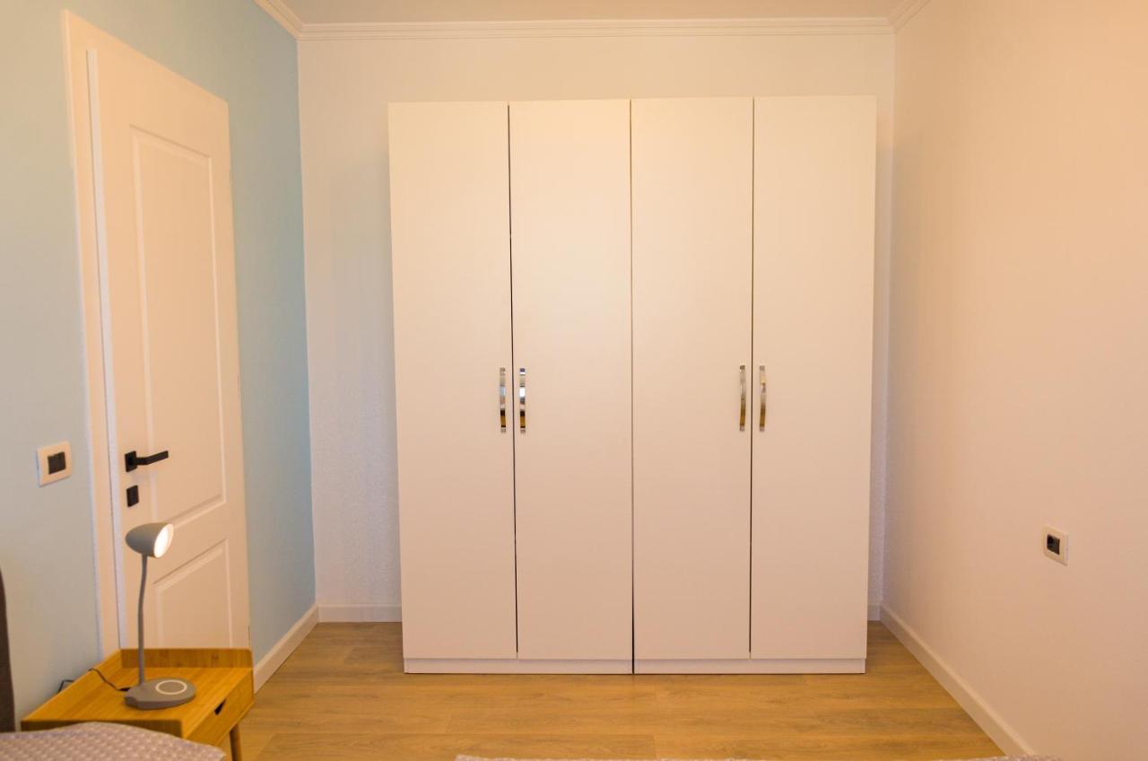 Bright Apartment Close To City Center Tiranë Ngoại thất bức ảnh